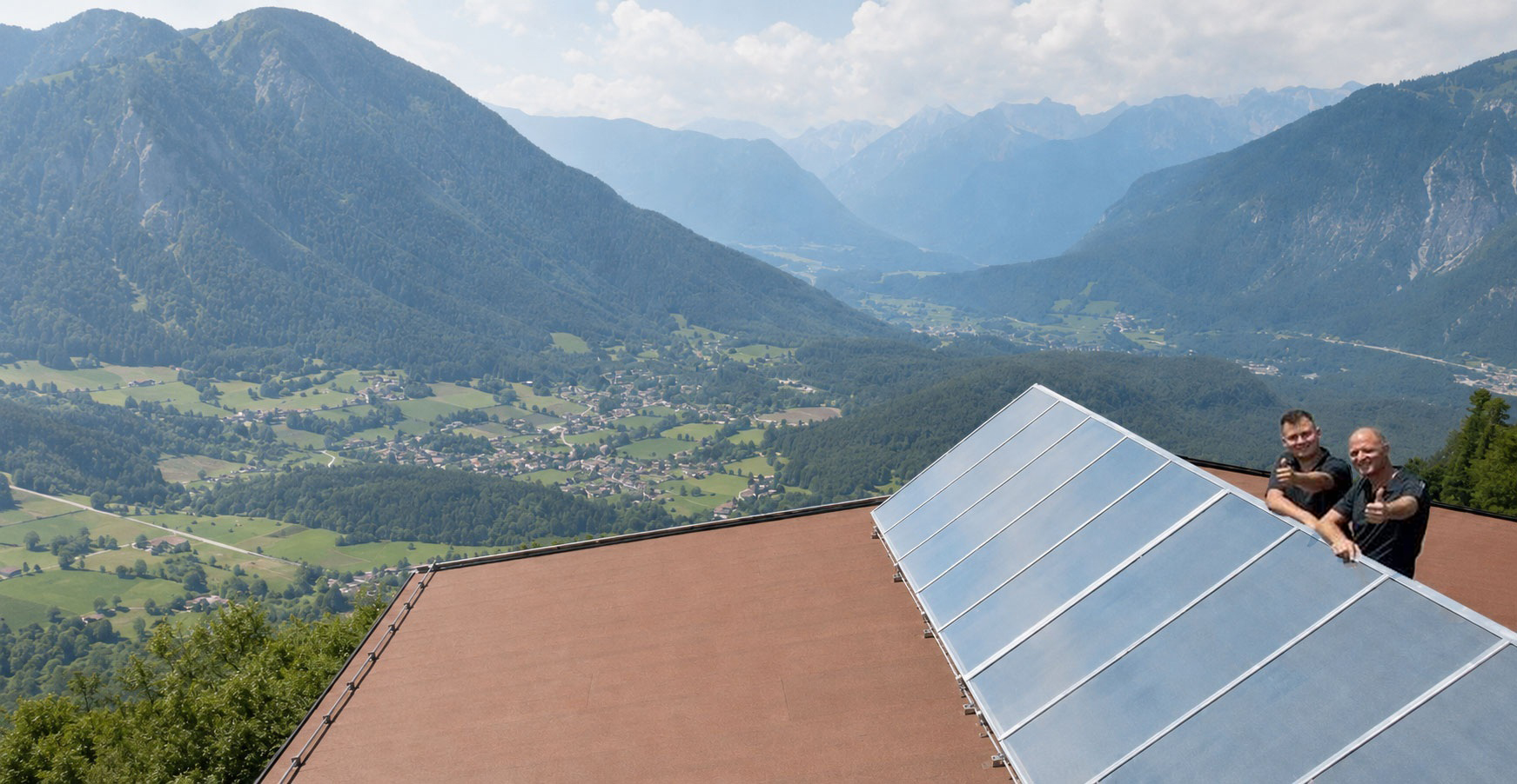 Installationen Alfred Thaler mit Solaranlage und Bergpanorama im Oetztal